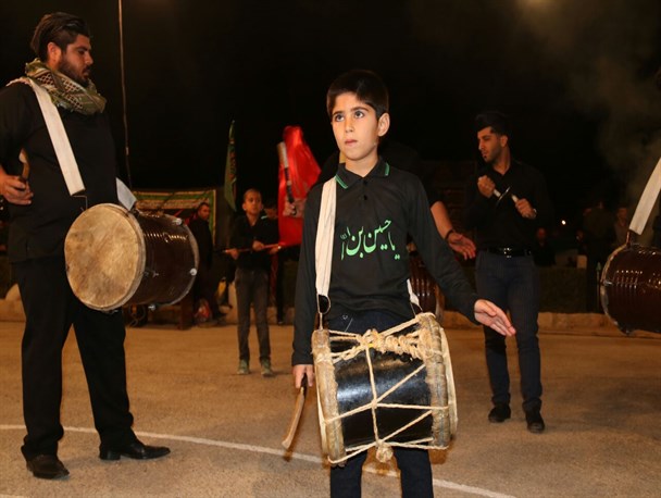 «دمام زنی» گچسارانی ها در محرم +تصاویر