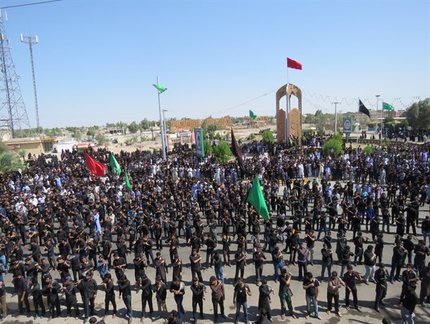 طنین «لبیک یا حسین» و اقامه نماز ظهر عاشورا در ریگان