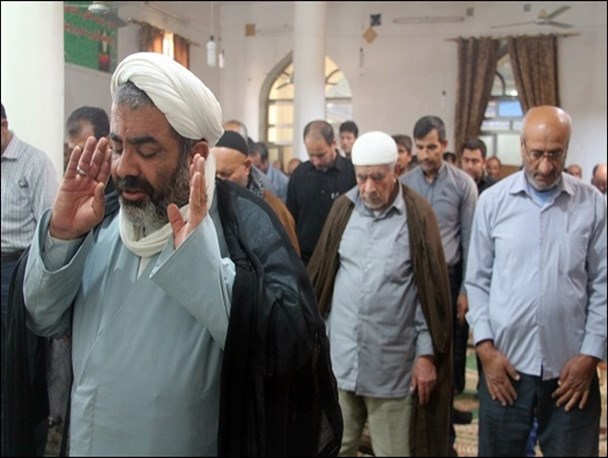 اقامه نماز جماعت ظهر عاشورا در آبپخش+ تصاویر