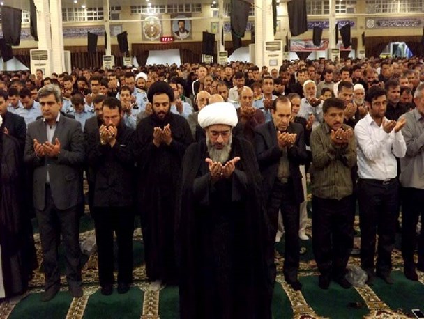 نماز باشکوه ظهر عاشورا در بوشهر اقامه شد