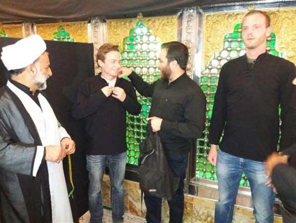 تشرف پنج مسیحی به دین اسلام و پوشیدن لباس عزای امام حسین(ع) در گرگان + تصاویر