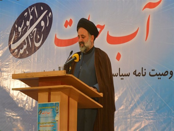 وصیت‌نامه امام خمینی(ره) منشور بزرگی برای اصلاحات جوامع اسلامی است / تمام جنایات منطقه توسط آمریکا کنترل می شود