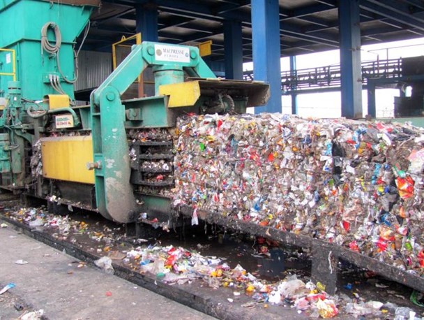 فعالیت کارخانه بازیافت زباله بوکان شاید وقتی دیگر!/ قرارداد پیمانکار و شهردار سابق زیر ذره‌بین شورای شهر جدید