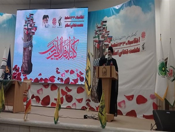 دفاع از جمهوری اسلامی از اوجب واجبات است/جهان اسلام باید گوش به فرمان امام خامنه ای باشد