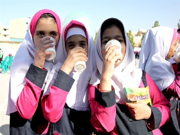 آغاز توزیع شیر رایگان در مدارس دزفول