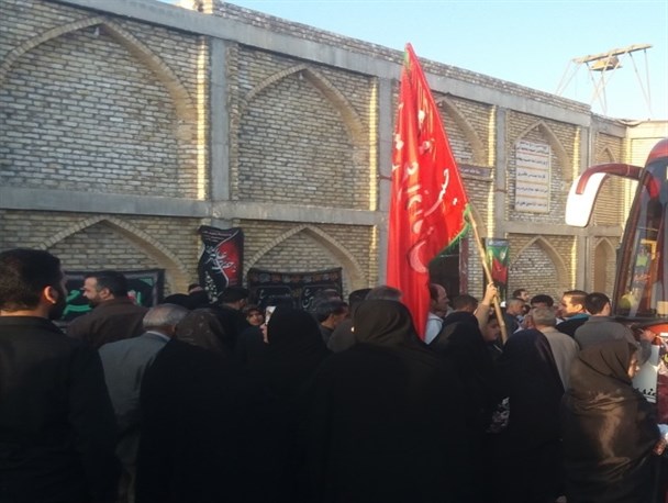 کاروان پیاده اربعین حسینی از نائین عازم کربلا شد+ تصاویر