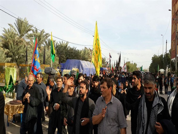 پیاده روی زائران پارس آبادی در مسیر نجف تا کربلا+تصاویر
