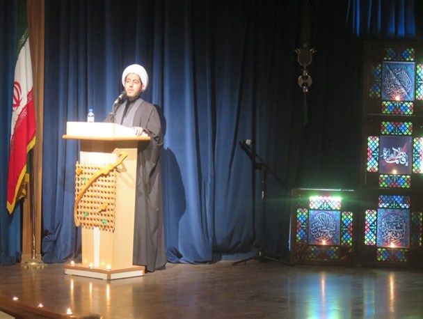 شعر آیینی در معرفت افزایی حسینی نقش بی نظیری دارد