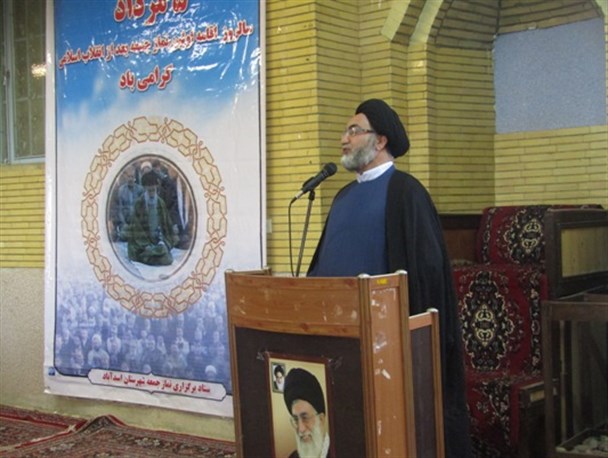 انتقاد امام جمعه اسدآباد از عدم نصب بنر راهنما و خوشآمدگویی زائران حسینی در ورودی شهر