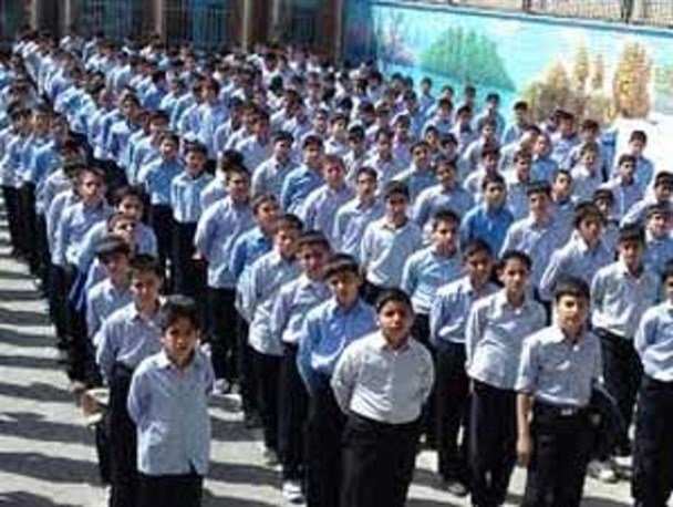 بی‌توجهی برخی مدارس رباط کریم به ممنوعیت‌های شبکه اجتماعی / باید فاتحه درس و تحصیل را خواند