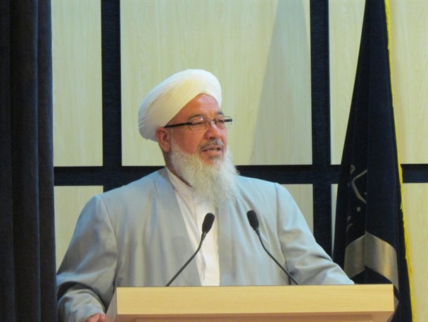 روحانی کاروان رسالت پیامبر(ص) را به دوش می کشد