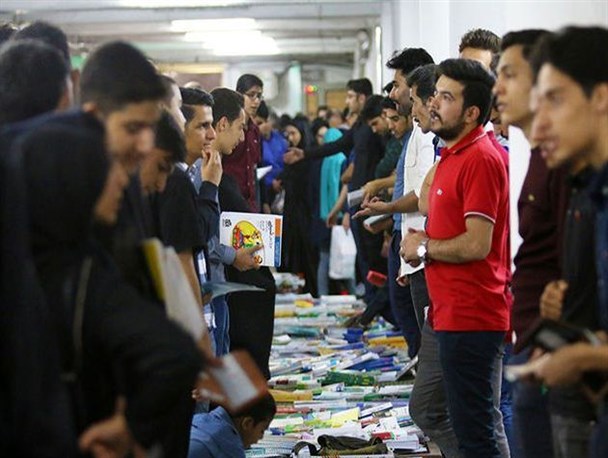 تلاش کنیم «غمنامه کتاب» در جامعه لباس عزا از تن بدر کند
