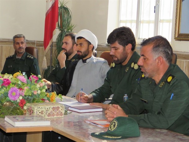 جلسه هماهنگی برنامه های هفته بسیج در سپاه گیلانغرب برگزار شد+ تصاویر