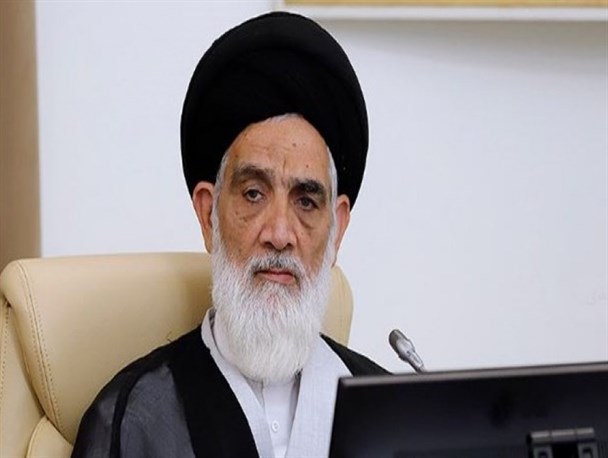 با سخت‌گیری چوب لای چرخ انقلاب نگذارید/ مدیران لااُبالی برکنار شوند