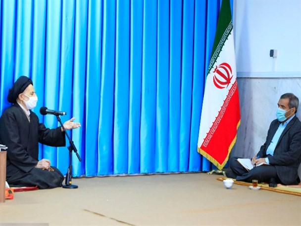 یک روستایی را که کرایه ماشین هم ندارد را دادگاهی می‌کنند