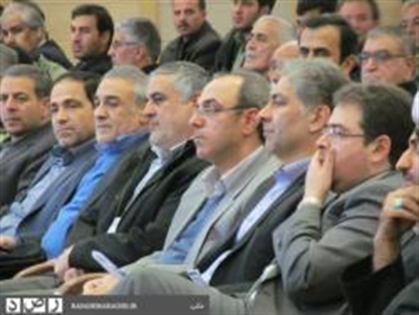 تلاش استاندار برای توجیه حضور در مراسم
