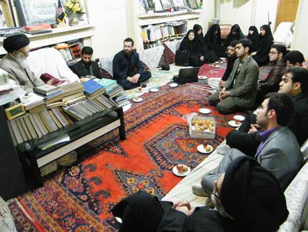 واکنش امام جمعه ورامین به حضور فتنه‌گران در این شهر/ انجمنی که فتنه گران را دعوت می کند اسلامی نیست