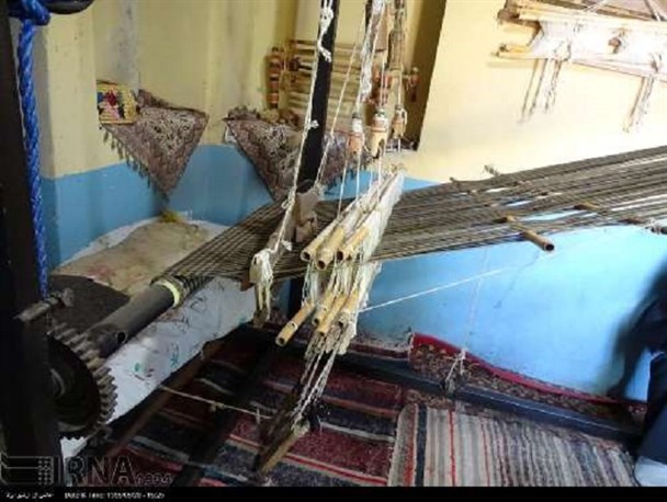 برک بافی سربیشه ، هنری منحصر به فرد در نمایشگاه منطقه ای صنایع دستی شرق کشور
