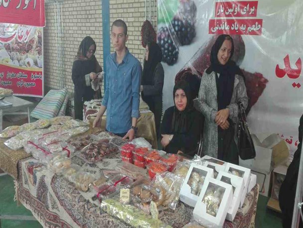 اولین نمایشگاه سوغات و صنایع دستی کشور در گرمسار