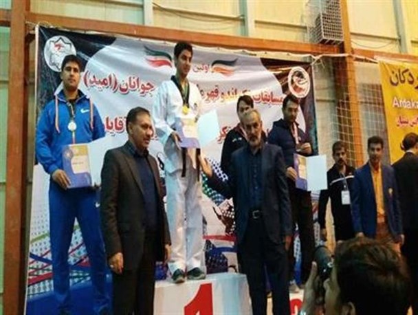 کسب گردن آویز طلای جوانان کشور توسط تکواندوکار بوکانی+تصاویر