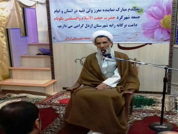 تنها راه‌حل مشکلات کشور، اقتصاد مقاومتی است / بازی‌های سیاسی گریبانگیر اقتصاد