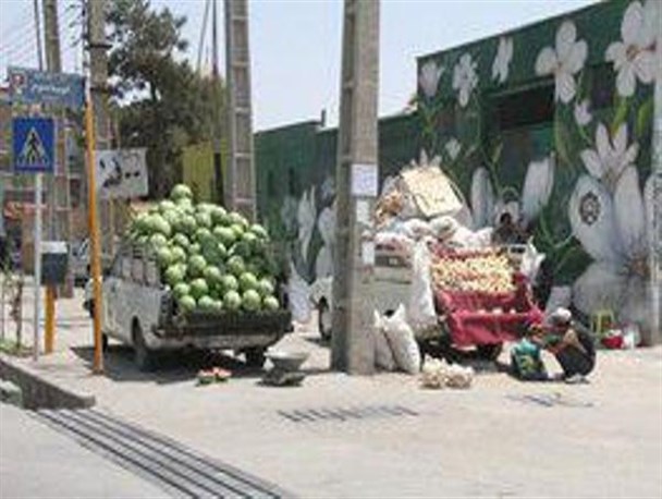 صدای بلندگوهای گوش خراش وانت های دستفروش روی اعصاب شهروندان/ کاسبی با ایجاد آلودگی صوتی
