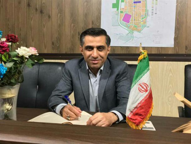 پرداخت نکردن حقوق کارگران به بهانه طلب قرارداد قبل، توجیح قانونی ندارد