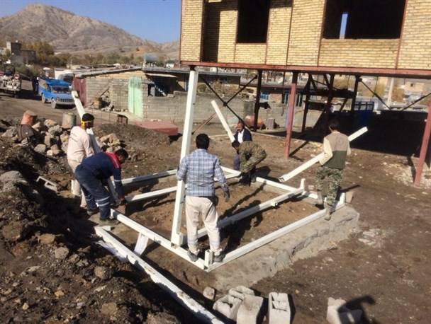 حضور جهادگران از مرز شرقی برای کمک به زلزله‌زدگان در مرز غربی/ متفاوت‌ترین اردوی جهادی در روستای شیخ‌صله کرمانشاه