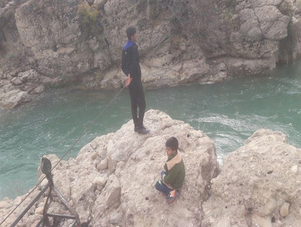 دردسرهای دانش آموزان روستای نساء کوه لردگان برای رفتن به مدرسه تمام شد