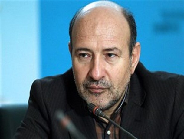 برخی در پی غافل کردن جوانان از خواسته‌های اصلی‌شان هستند