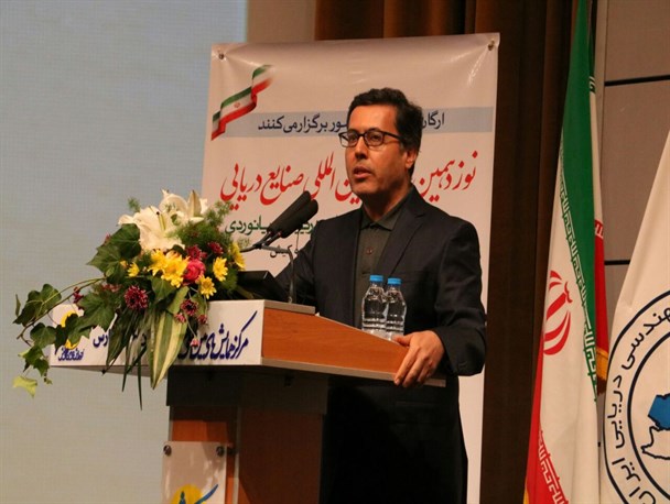 مصمم بر استفاده حداکثری از ظرفیت دریا هستیم/ فقر و محرومیت در نوار ساحلی بیشتر به چشم می خورد