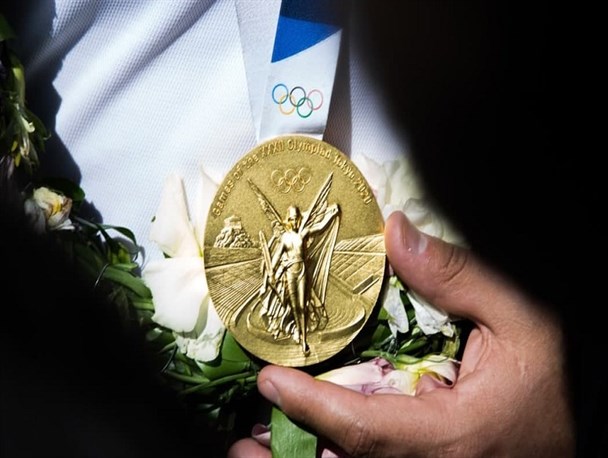 اهدای مدال های قهرمان پارادوومیدانی به موزه آستان قدس رضوی