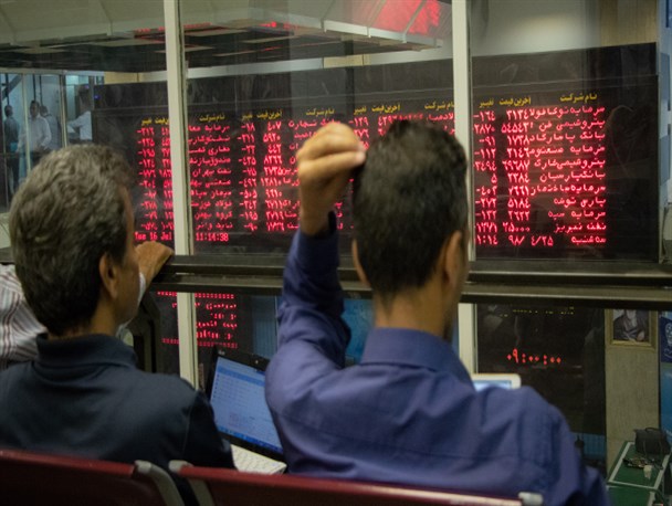 عقب نشینی ۲۳ هزار و ۷۳۰ واحدی شاخص کل بورس/ بورس دومین روز کاری را قرمز پوش تمام کرد