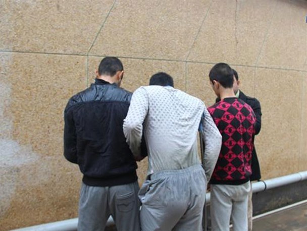 دستگیری سارقان یک مغازه در گنبد؛عکس+فیلم