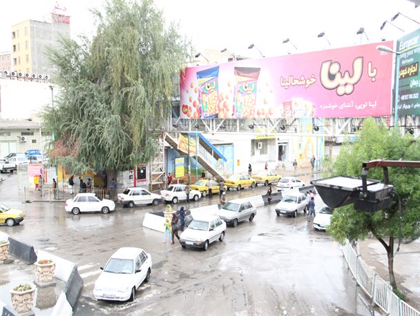 درآمدزایی و ایجاد فضای تبلیغات شهری ملاک احداث پل هوایی/ تونل های تبلیغاتی مکانی برای تجمع معتادان