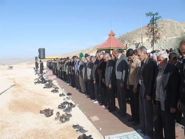 نماز طلب باران در فیروزآباد برگزار شد+تصاویر
