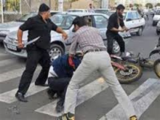 اراذل و اوباش در ایذه به جان هم افتادند