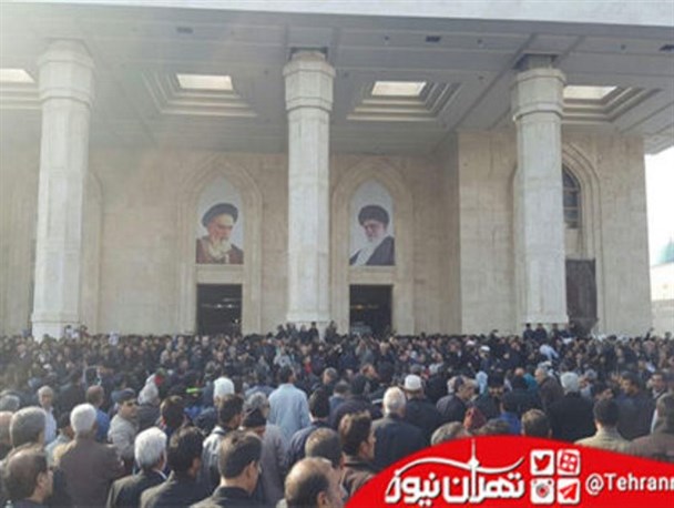 پیکر حجت‌الاسلام هاشمی رفسنجانی وارد حرم امام (ره) شد/پیکر وارد ضریح معمار کبیر انقلاب اسلامی شد