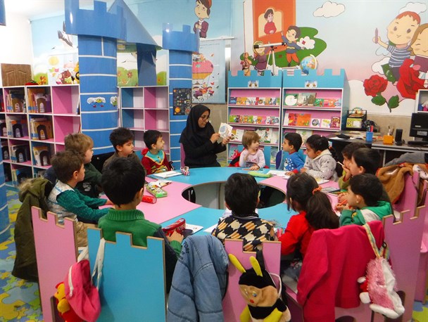 برگزاری برنامه‌های متنوع بخش کودک در کتابخانه مرکزی شهرقدس