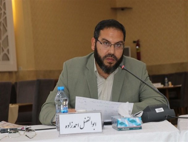 خدمت به مردم با پشت میزنشینی امکان پذیر نیست