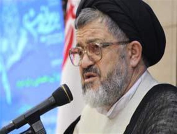 مشاور فرهنگی رییس جمهور و سخنران مراسم راهپیمایی 22 بهمن در همدان از سمت خود برکنار شد