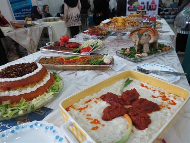 جشنواره غذا، کیک و شیرینی در گنبد برگزار شد