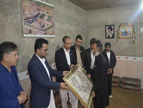 دیدار مسئولین دانشکده علوم پزشکی ایرانشهر و مسئولین دلگان با خانواده شهید بلوچ مدافع اسلام+ تصاویر
