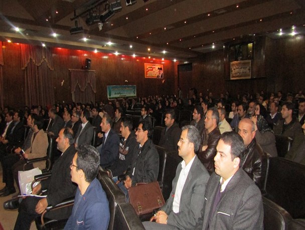 نمایش و نقد مستند مادرکشی در دانشگاه اراک برگزار شد+تصاویر