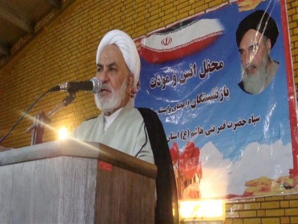 بازنشستگان بر گردن همه ملت حق دارند