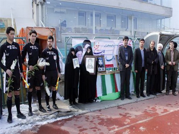 تقدیر از خانواده شهدای همدان به منظور ترویج فرهنگ شهادت در جامعه