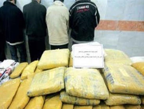 دستبند پلیس بر دستان 16سارق و خرده فروش مواد مخدر