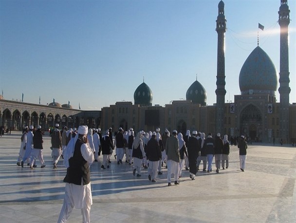 نماز وحدت در جمکران اقامه شد