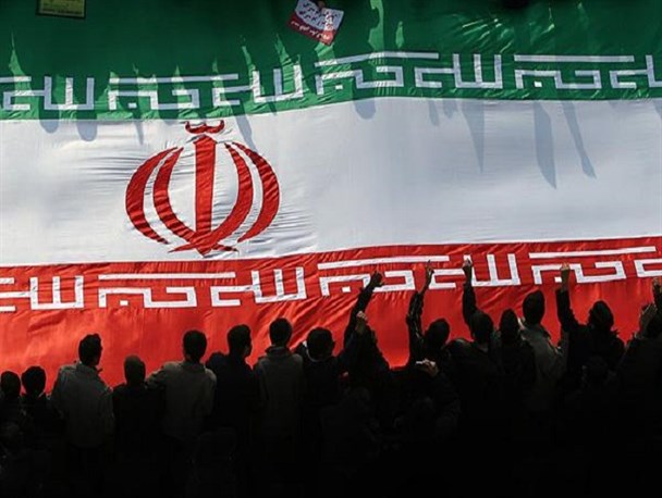 مردم در مسیر انقلاب ثابت قدم هستند/هیچ چالشی نمی تواند در وحدت ملت ایران خلل ایجاد کند