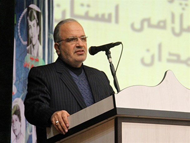 هدیه انقلاب اسلامی به جوانان درس فداکاری و جهاد بود